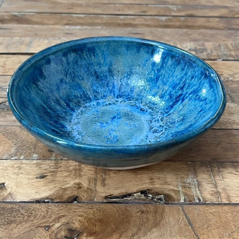 Art Studio Pottery Bowl 7" Clay Salt Glaze Blue Glossy Finish Signed BKG - Picture 2 of 6